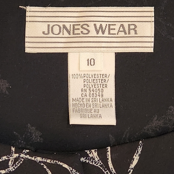 NWT Jones Wear sleeveless button down blouse Size 10 black and cream floral - Picture 2 of 12